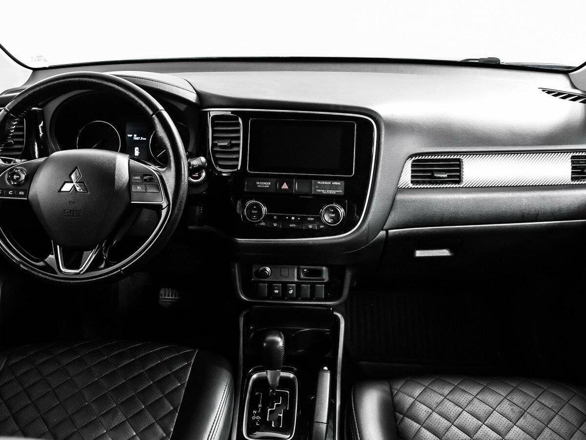 Mitsubishi Outlander с пробегом — 2018 год. Фото: #10