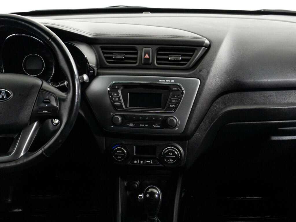 Kia Rio с пробегом — 2015 год. Фото: #13
