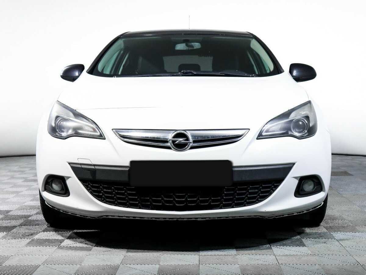 Opel Astra с пробегом — 2013 год. Фото: #1