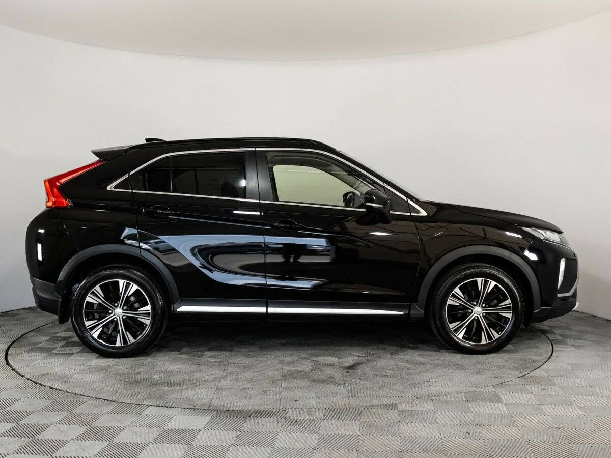 Mitsubishi Eclipse Cross с пробегом — 2018 год. Фото: #4