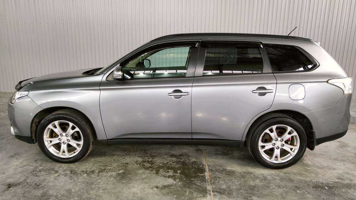 Mitsubishi Outlander с пробегом — 2012 год. Фото: #7