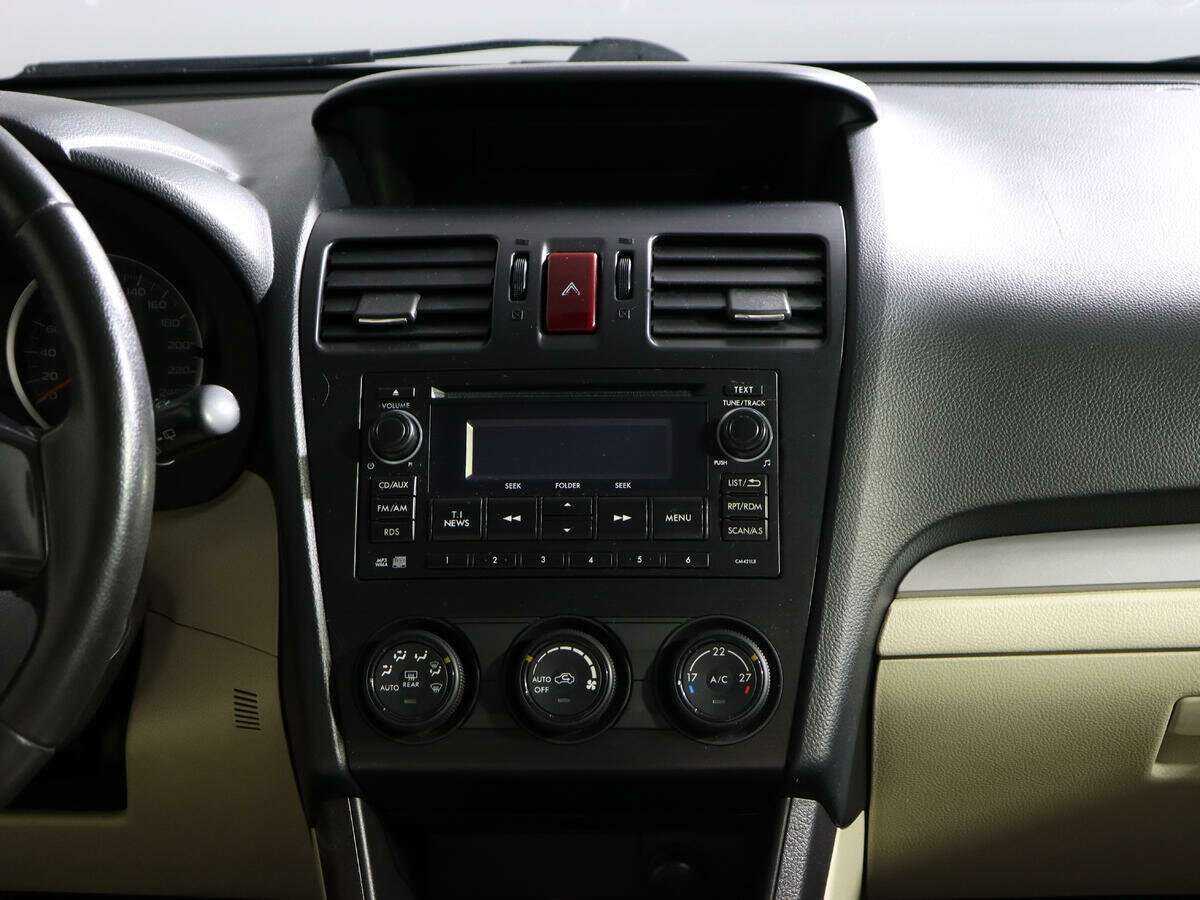 Subaru XV с пробегом — 2012 год. Фото: #10