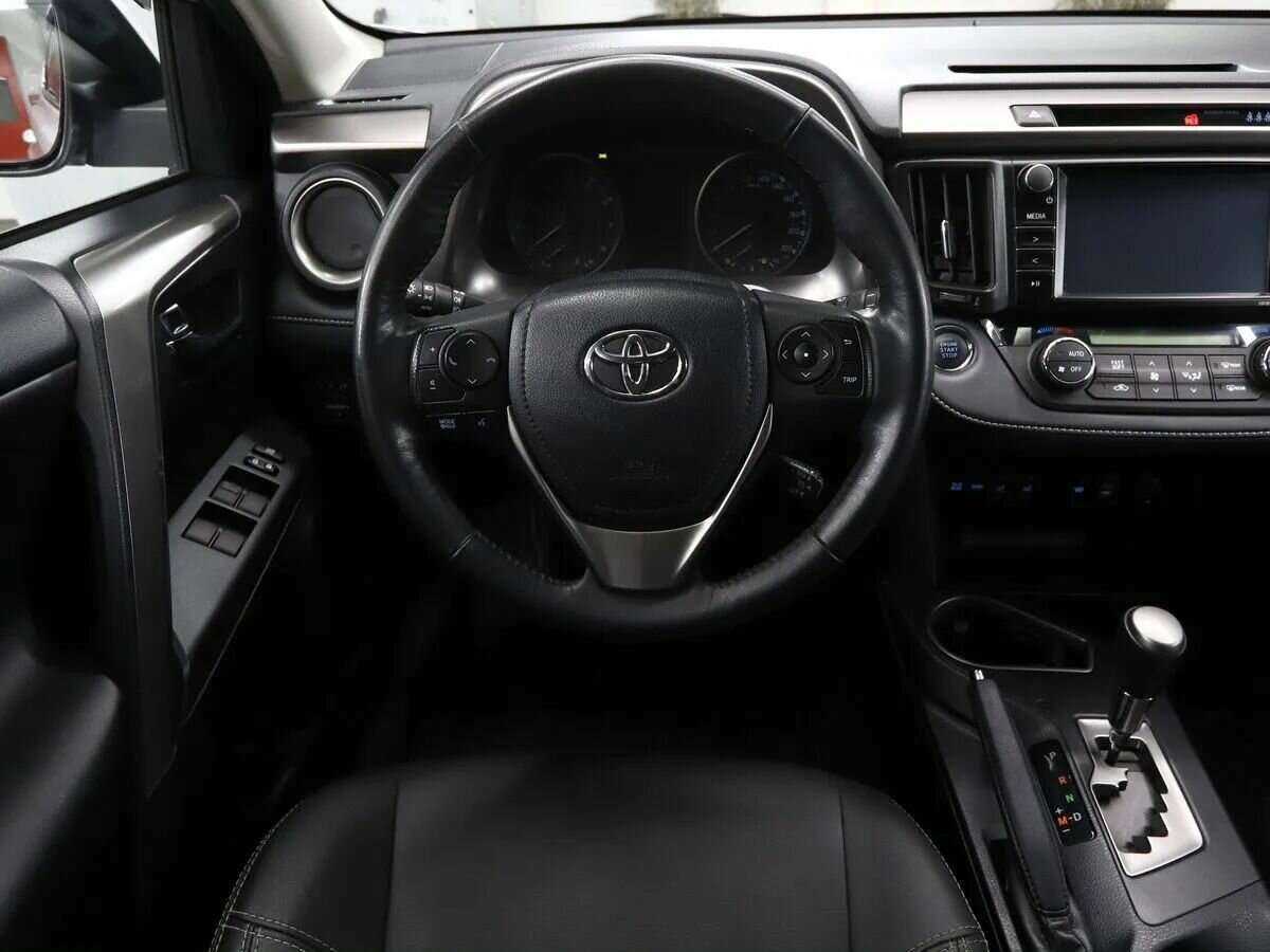 Toyota RAV4 с пробегом — 2019 год. Фото: #10