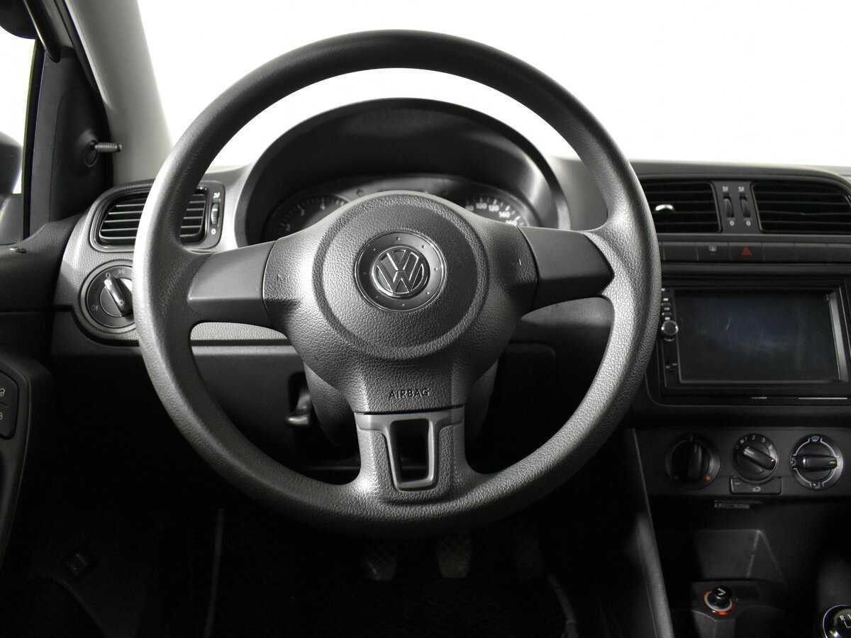 Volkswagen Polo с пробегом — 2014 год. Фото: #13
