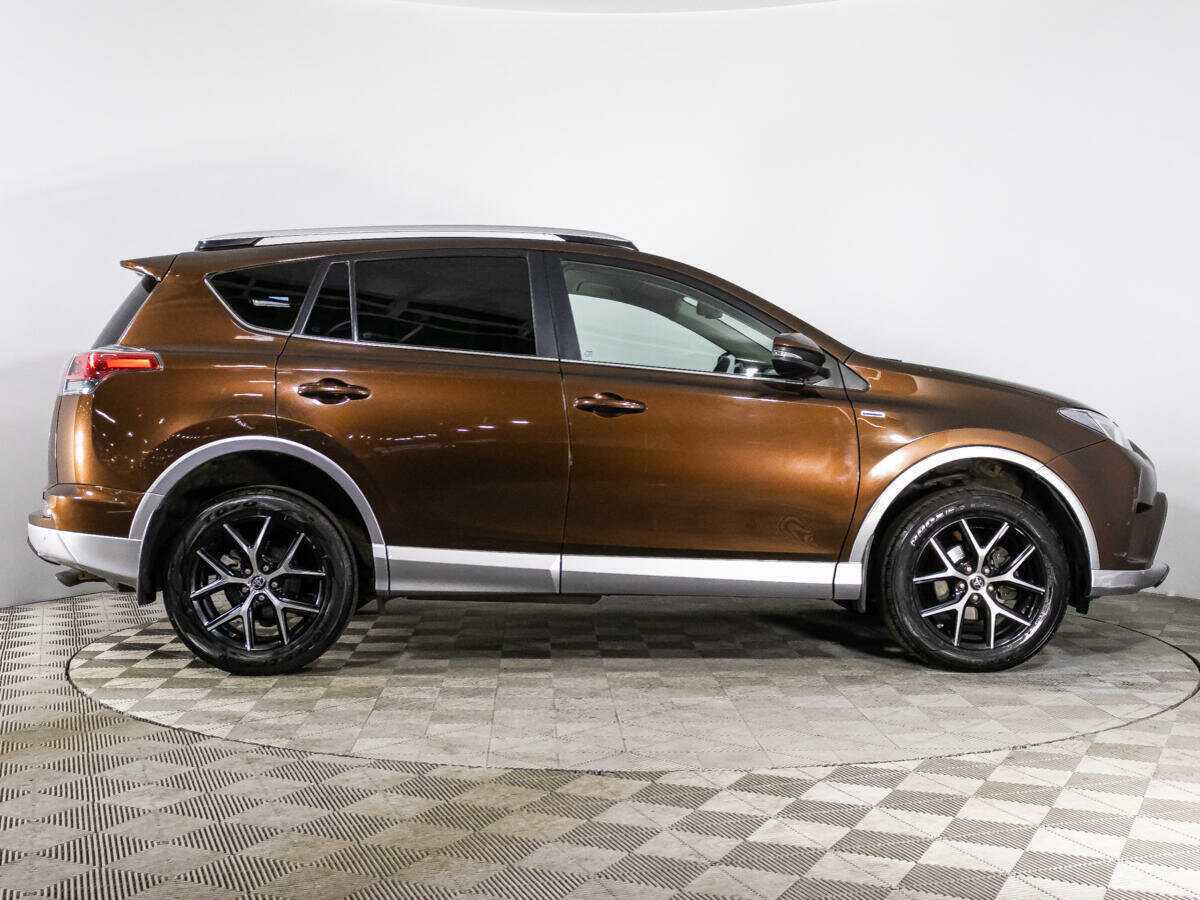 Toyota RAV4 с пробегом — 2016 год. Фото: #3