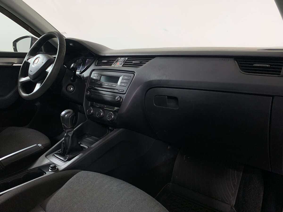 Skoda Octavia с пробегом — 2014 год. Фото: #10