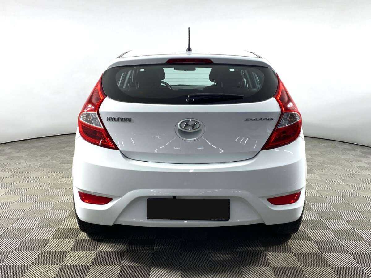 Hyundai Solaris с пробегом — 2014 год. Фото: #5