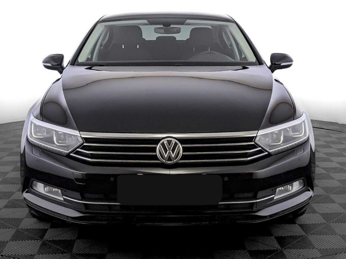 Volkswagen Passat с пробегом — 2018 год. Фото: #1