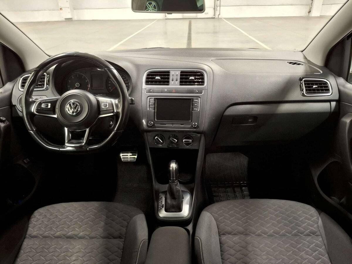 Volkswagen Polo с пробегом — 2018 год. Фото: #13