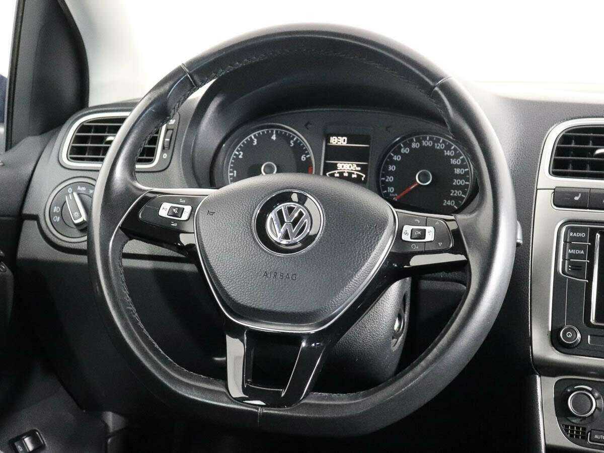 Volkswagen Polo с пробегом — 2018 год. Фото: #12