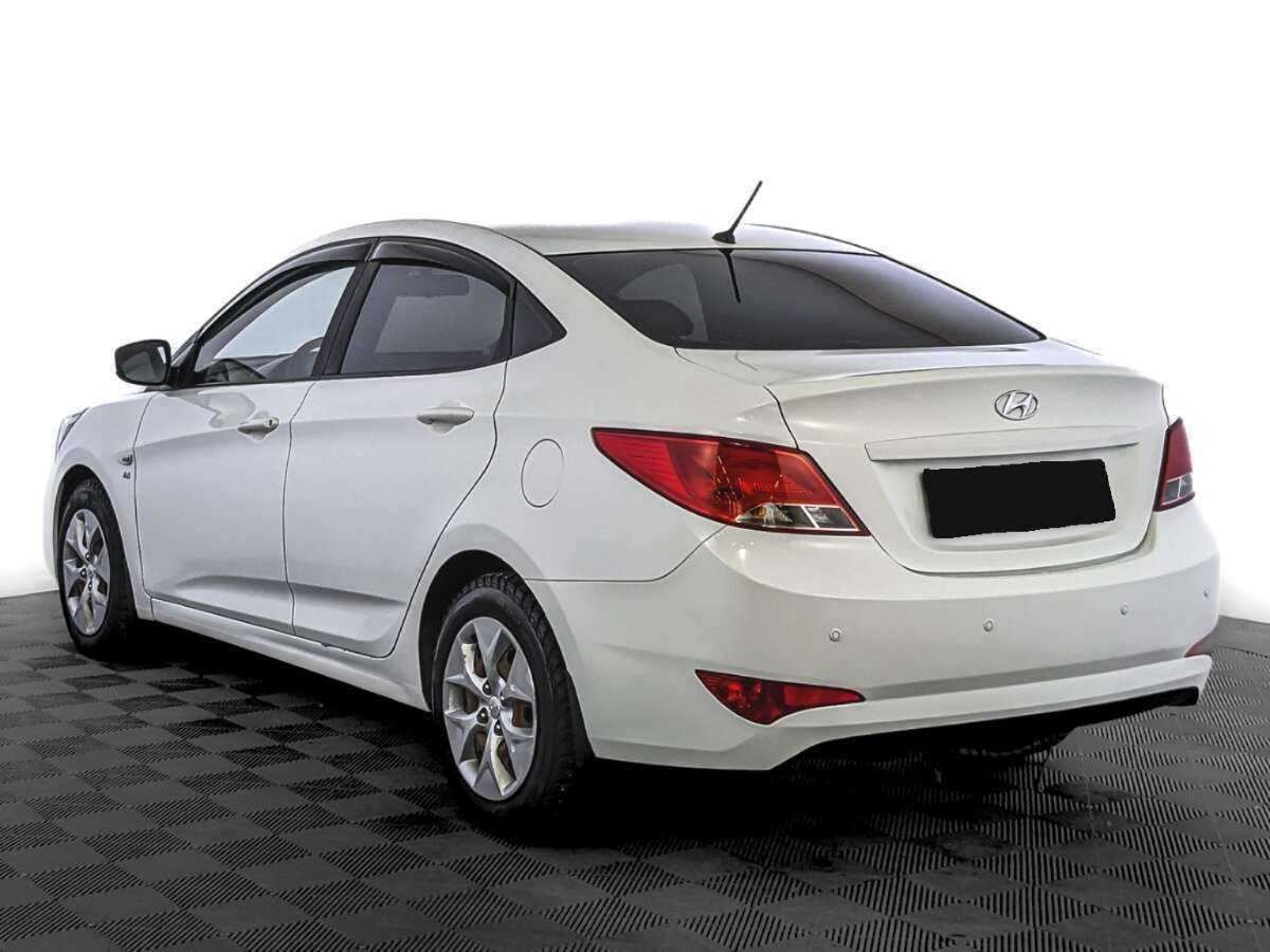 Hyundai Solaris с пробегом — 2015 год. Фото: #4
