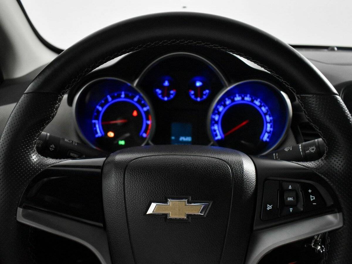 Chevrolet Cruze с пробегом — 2012 год. Фото: #15