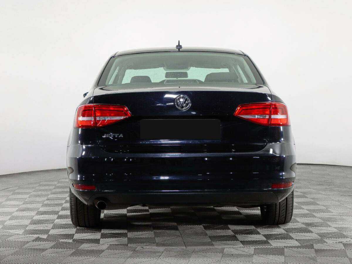 Volkswagen Jetta с пробегом — 2015 год. Фото: #5