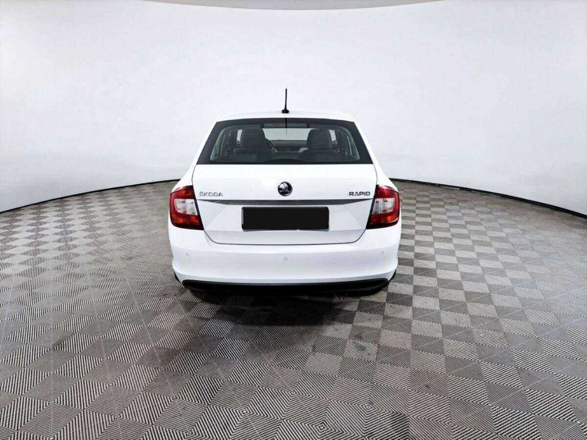 Skoda Rapid с пробегом — 2018 год. Фото: #4