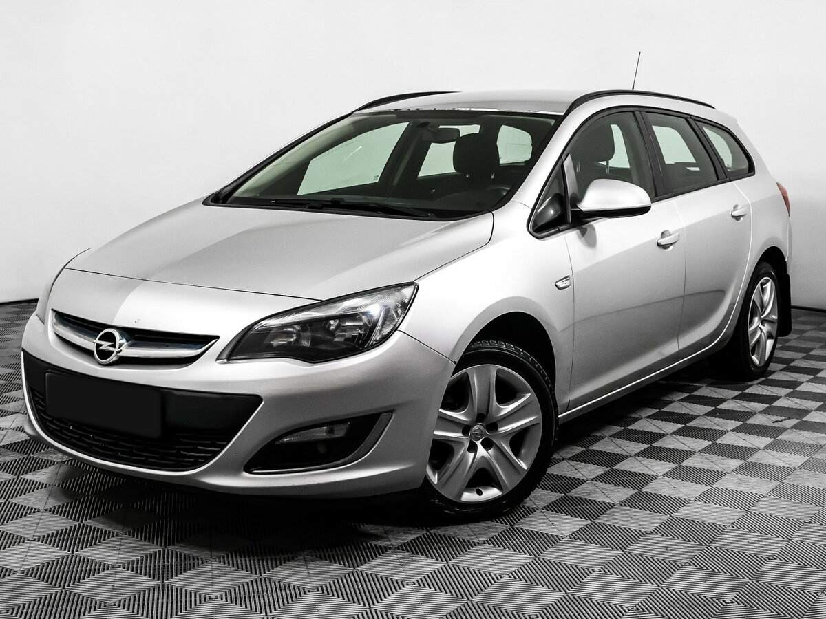 Opel Astra с пробегом — 2013 год. Фото: #0