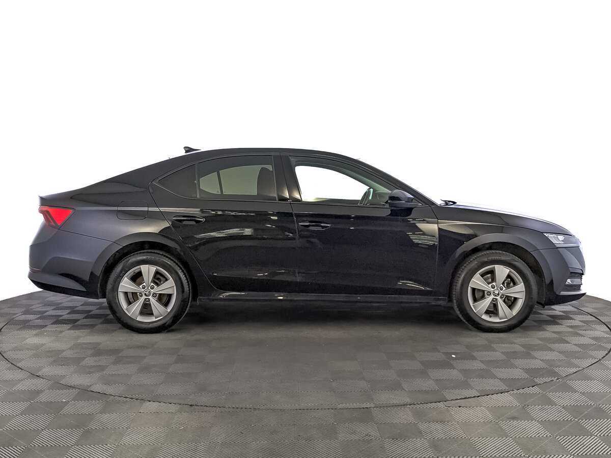 Skoda Octavia с пробегом — 2021 год. Фото: #3
