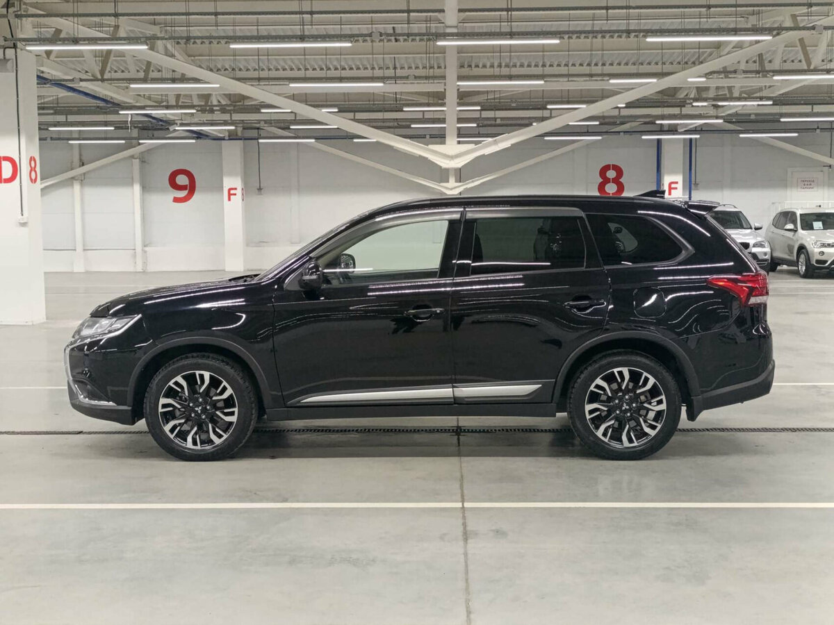 Mitsubishi Outlander с пробегом — 2021 год. Фото: #7