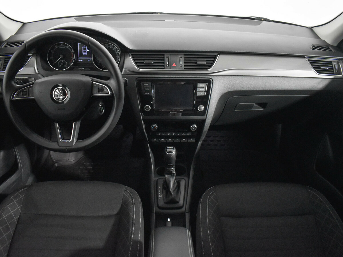 Skoda Rapid с пробегом — 2019 год. Фото: #12