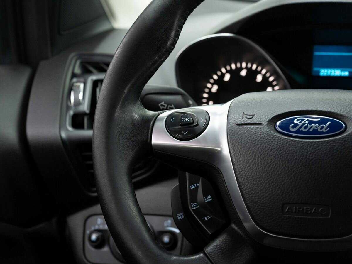 Ford Kuga с пробегом — 2014 год. Фото: #15