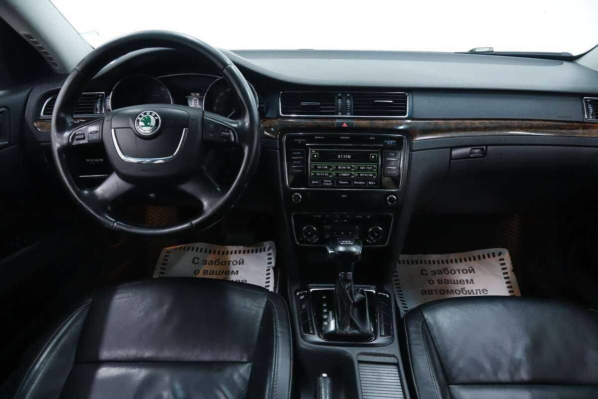Skoda Superb с пробегом — 2013 год. Фото: #9
