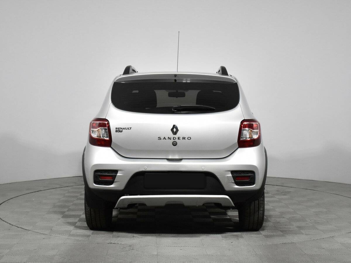 Renault Sandero с пробегом — 2017 год. Фото: #3