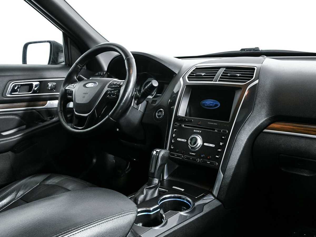 Ford Explorer с пробегом — 2016 год. Фото: #6
