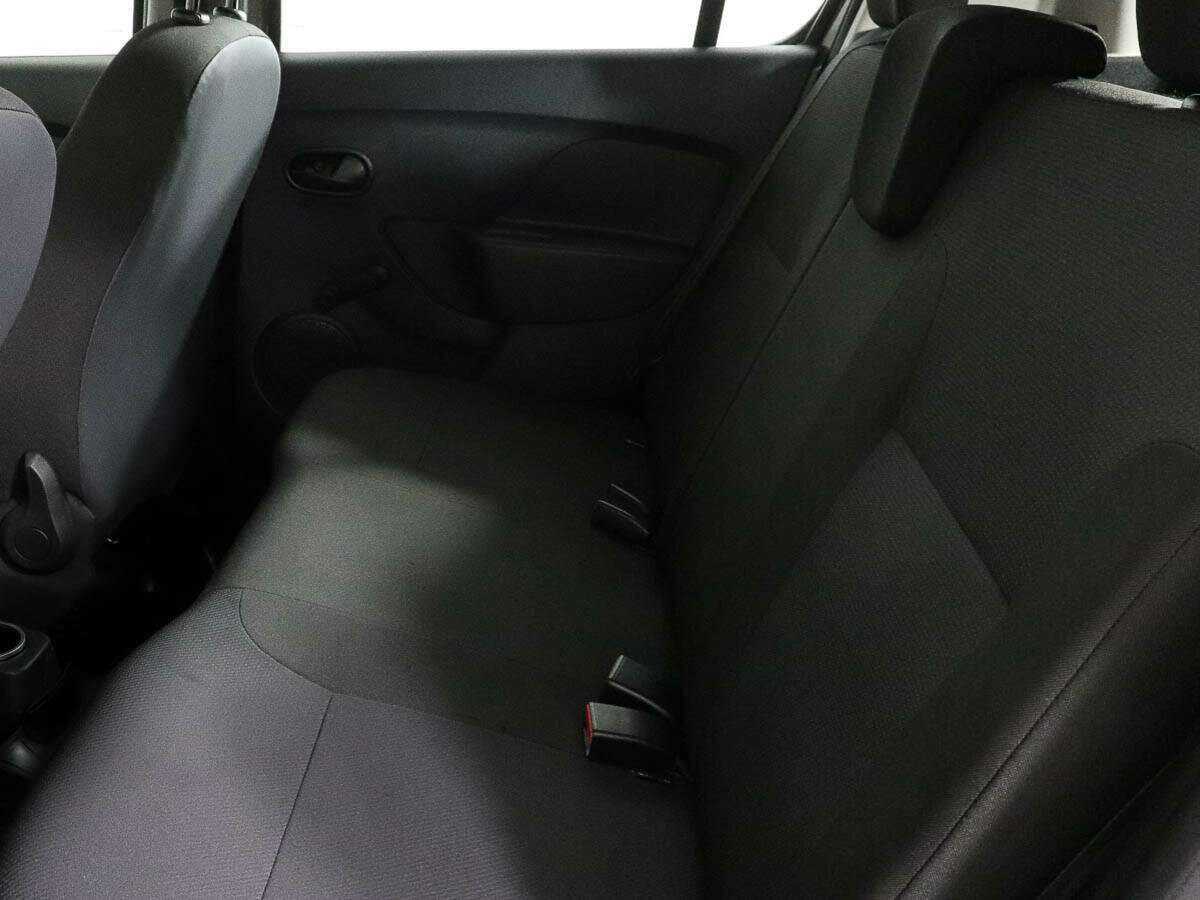 Renault Sandero с пробегом — 2018 год. Фото: #7