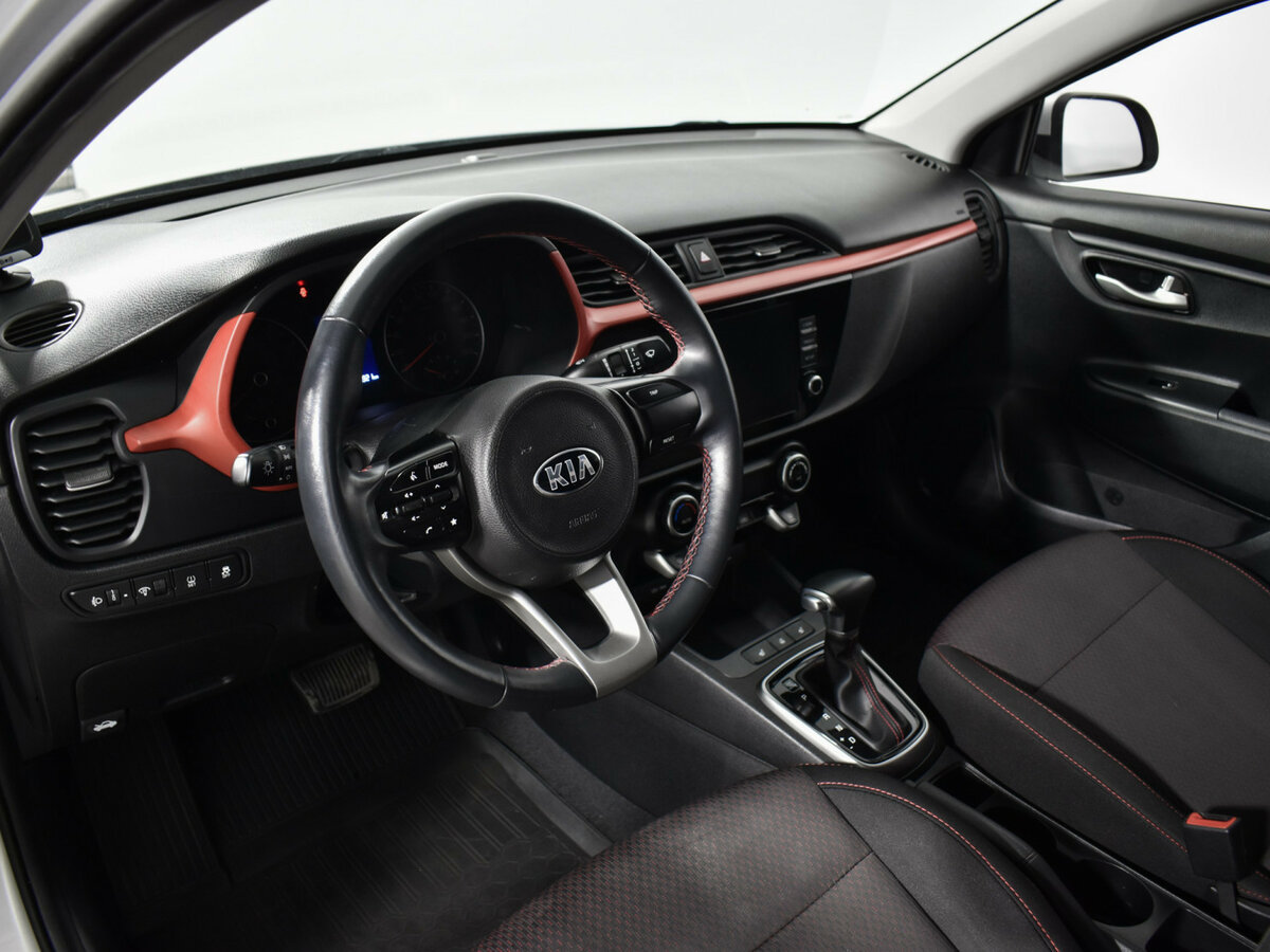 Kia Rio с пробегом — 2020 год. Фото: #8