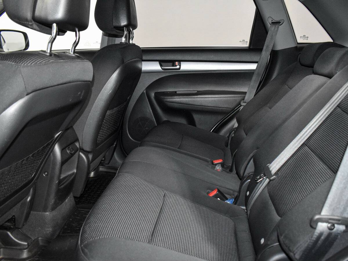 Kia Sorento с пробегом — 2012 год. Фото: #8