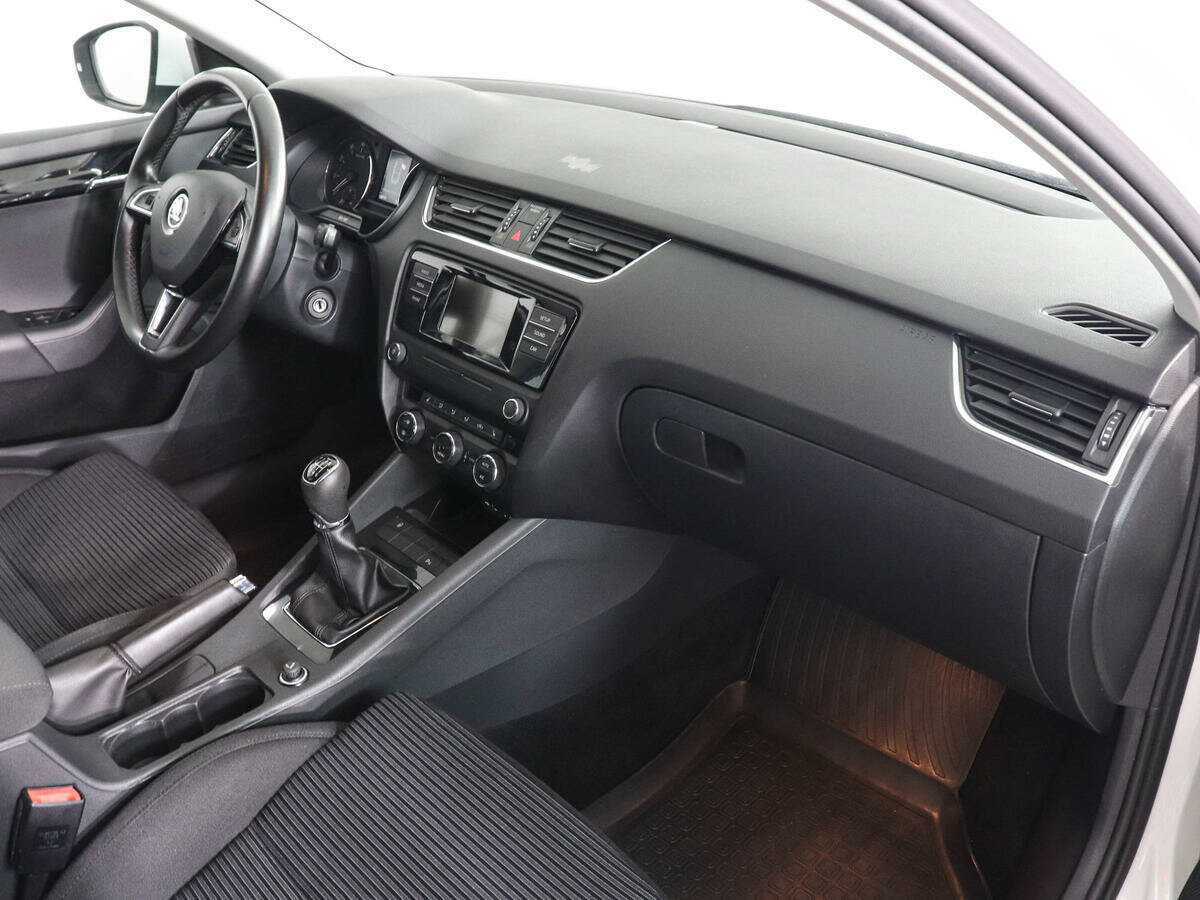 Skoda Octavia с пробегом — 2015 год. Фото: #9