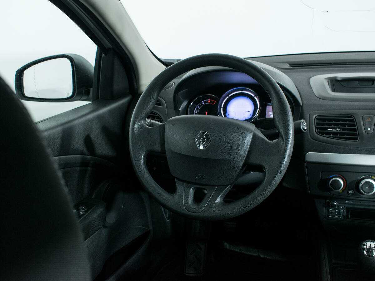 Renault Fluence с пробегом — 2013 год. Фото: #11