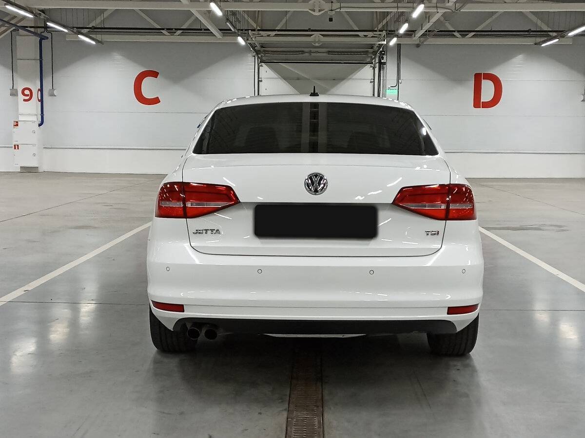Volkswagen Jetta с пробегом — 2015 год. Фото: #5