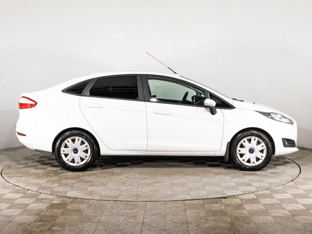 Ford Fiesta с пробегом — 2015 год. Фото: #3