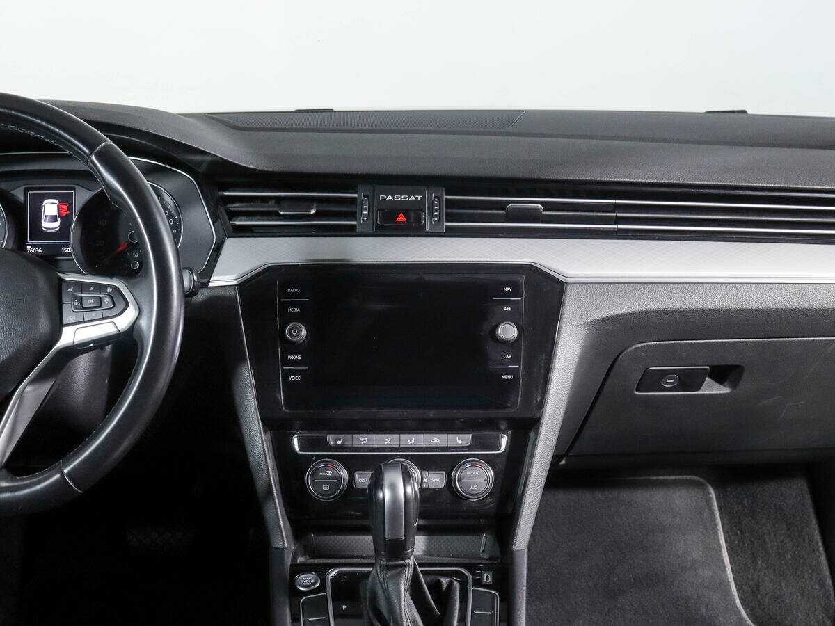 Volkswagen Passat с пробегом — 2020 год. Фото: #12