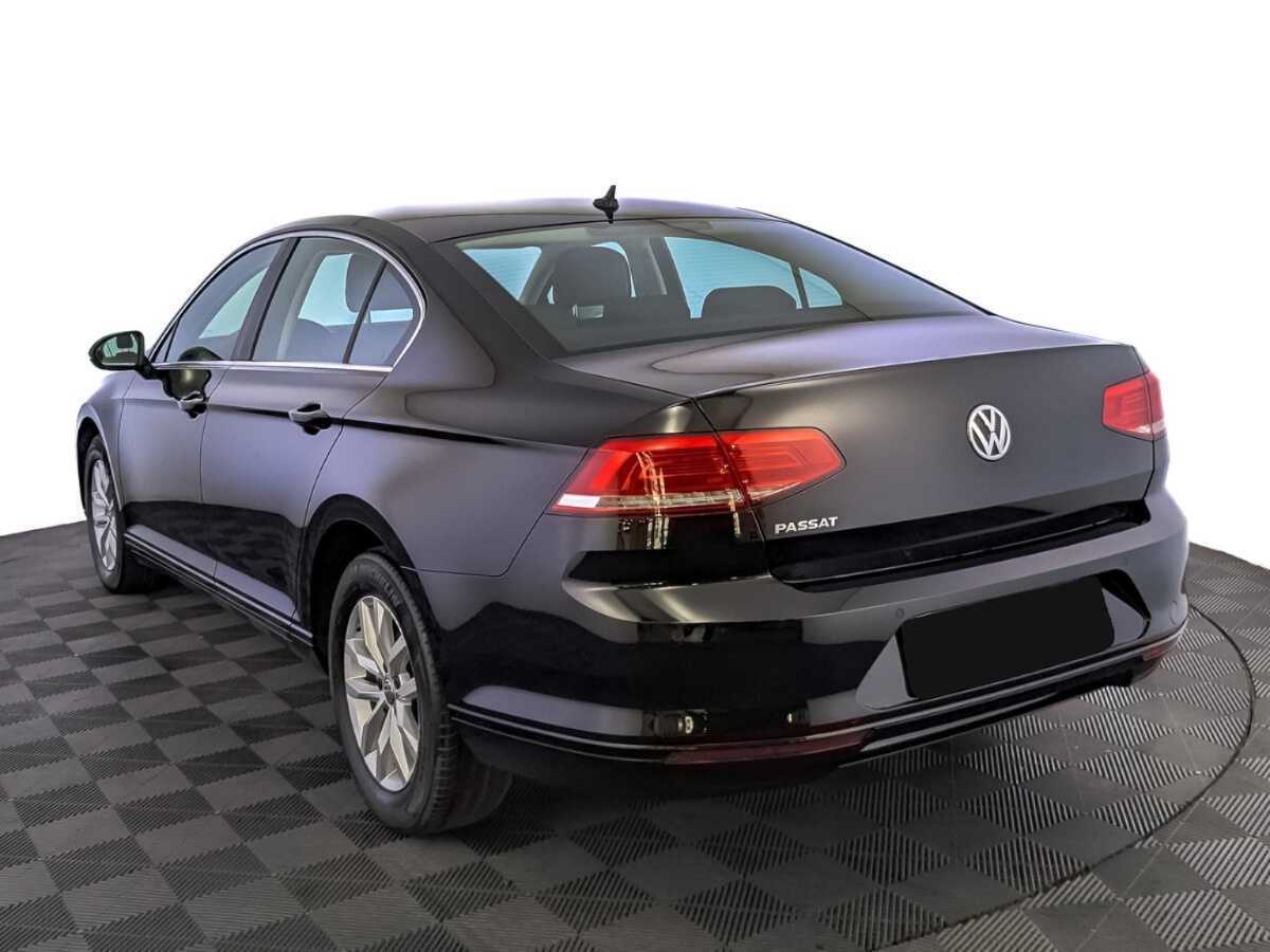 Volkswagen Passat с пробегом — 2018 год. Фото: #6