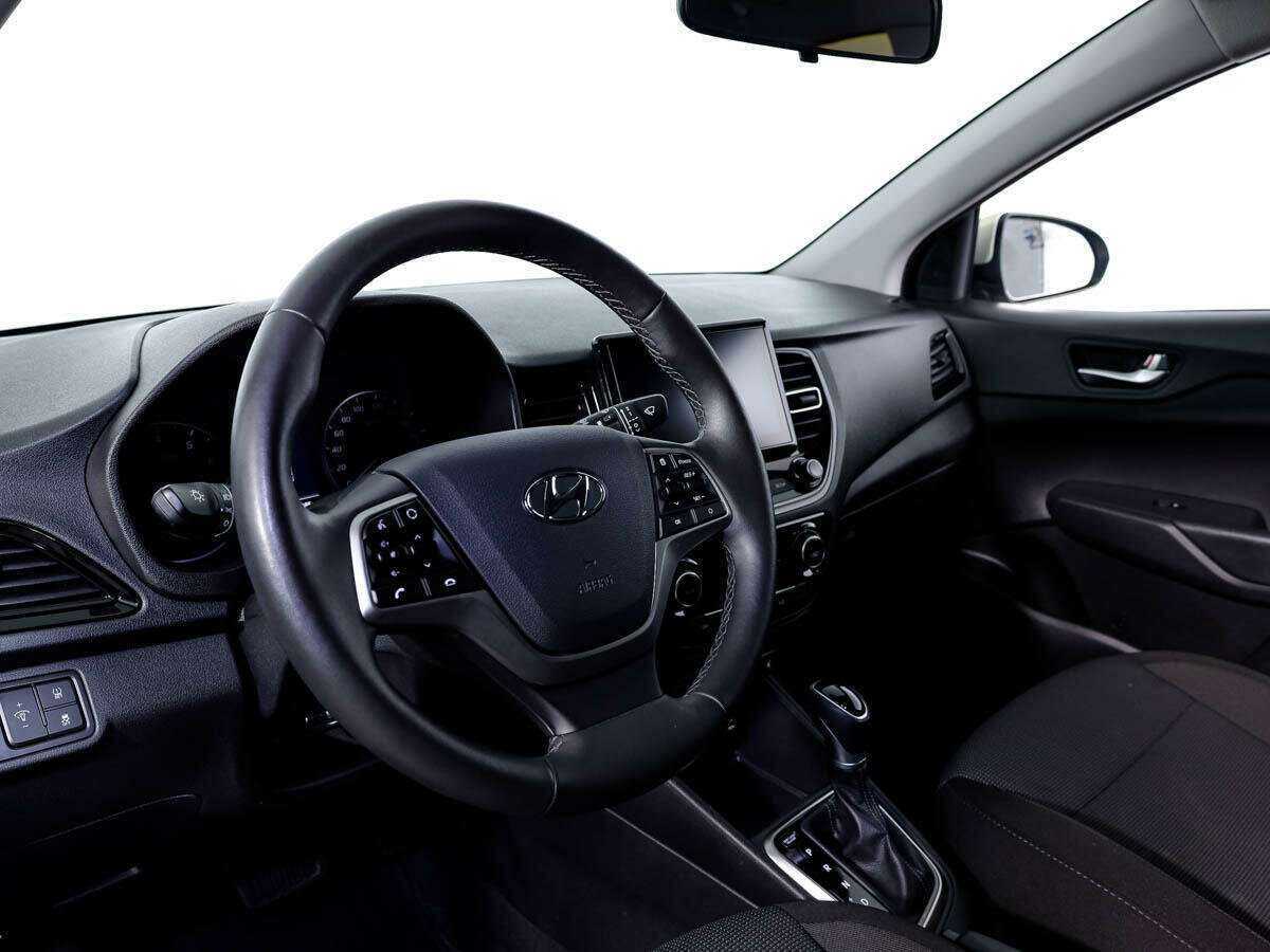 Hyundai Solaris с пробегом — 2020 год. Фото: #9