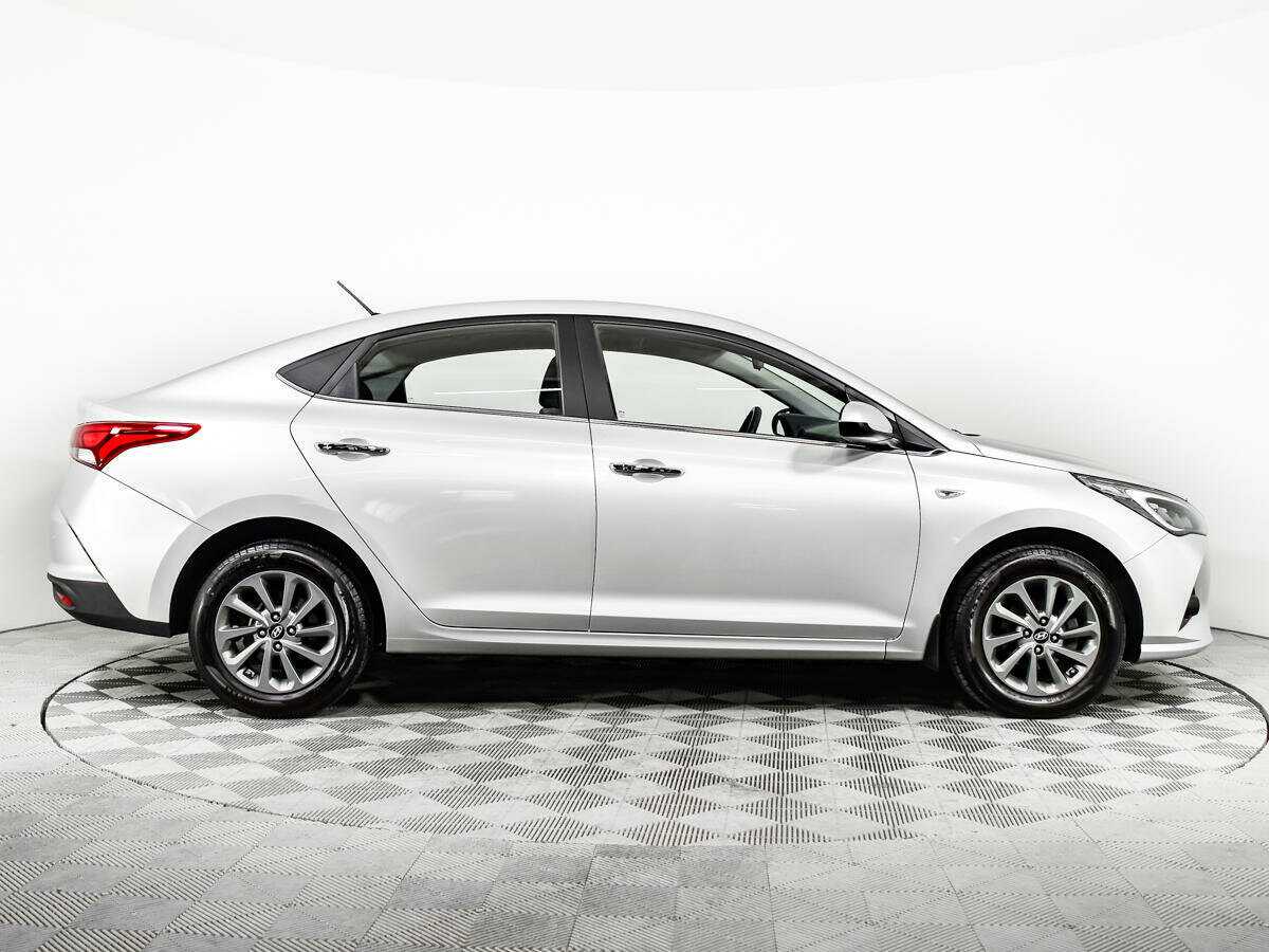 Hyundai Solaris с пробегом — 2021 год. Фото: #3