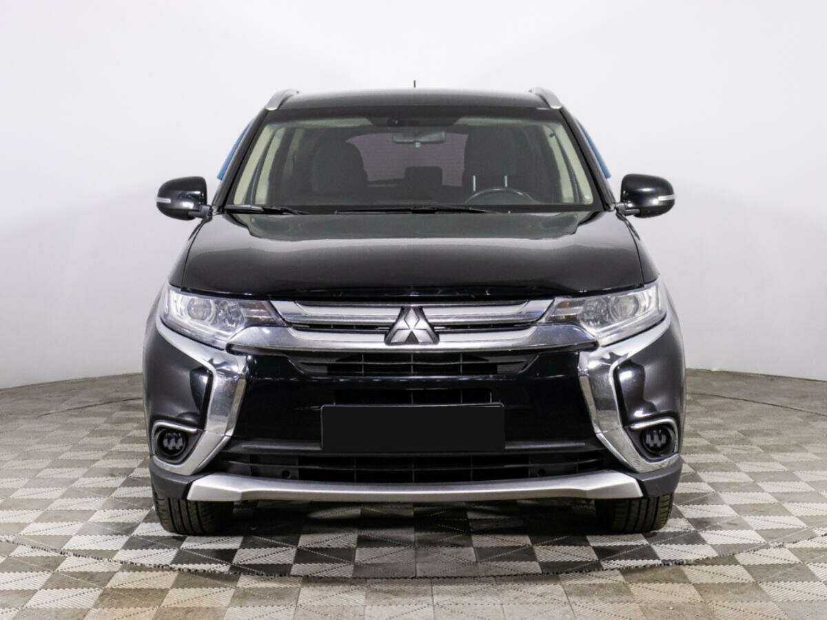Mitsubishi Outlander с пробегом — 2016 год. Фото: #1