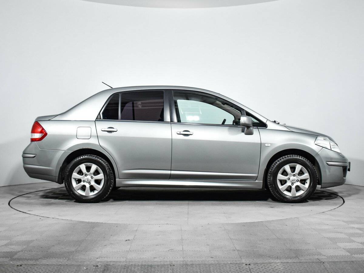 Nissan Tiida с пробегом — 2013 год. Фото: #3