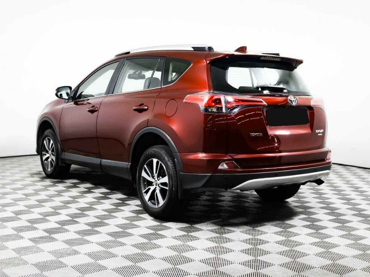 Toyota RAV4 с пробегом — 2017 год. Фото: #6