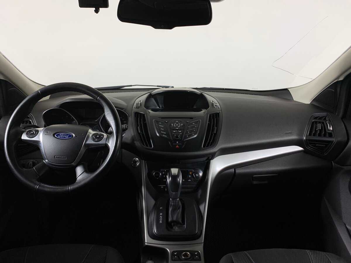 Ford Kuga с пробегом — 2015 год. Фото: #11