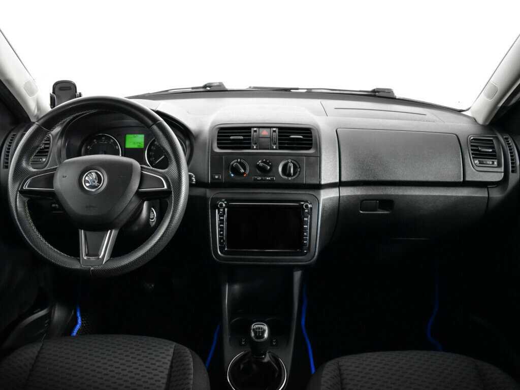 Skoda Fabia с пробегом — 2014 год. Фото: #11