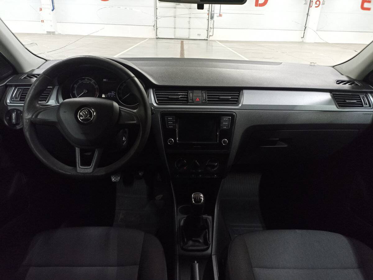 Skoda Rapid с пробегом — 2018 год. Фото: #13