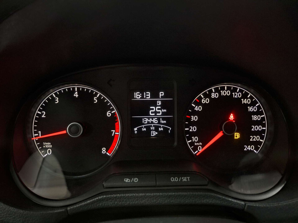 Volkswagen Polo с пробегом — 2018 год. Фото: #12