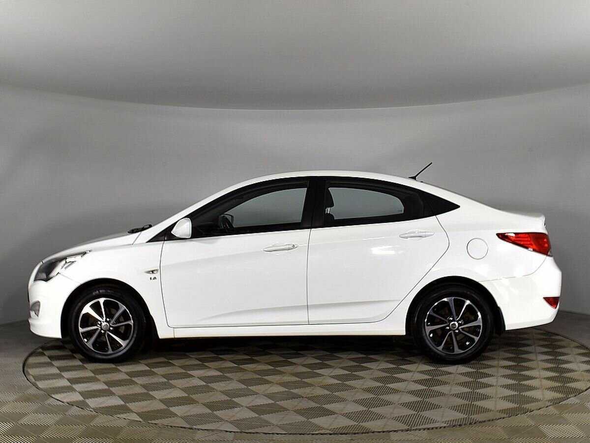 Hyundai Solaris с пробегом — 2014 год. Фото: #5