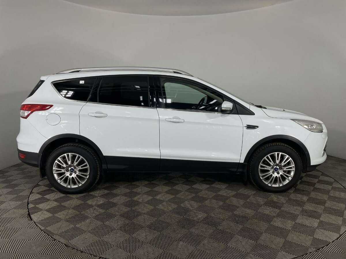 Ford Kuga с пробегом — 2015 год. Фото: #2