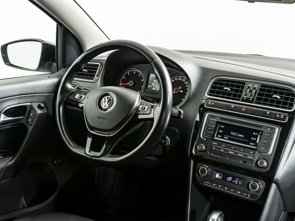 Volkswagen Polo с пробегом — 2018 год. Фото: #7