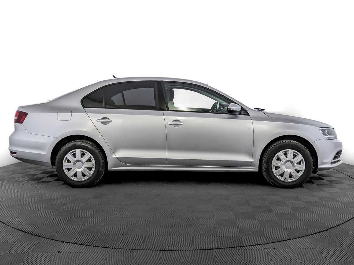 Volkswagen Jetta с пробегом — 2016 год. Фото: #3