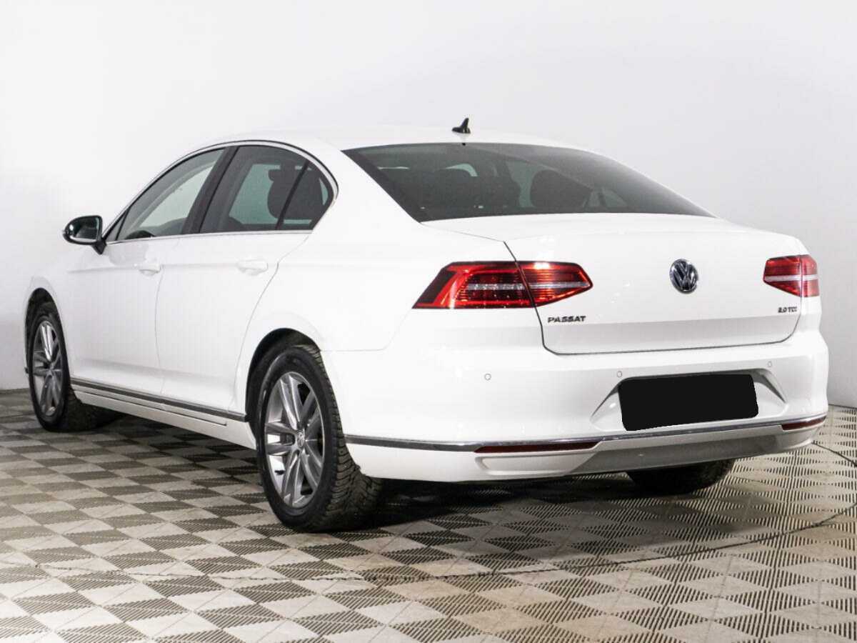 Volkswagen Passat с пробегом — 2017 год. Фото: #6