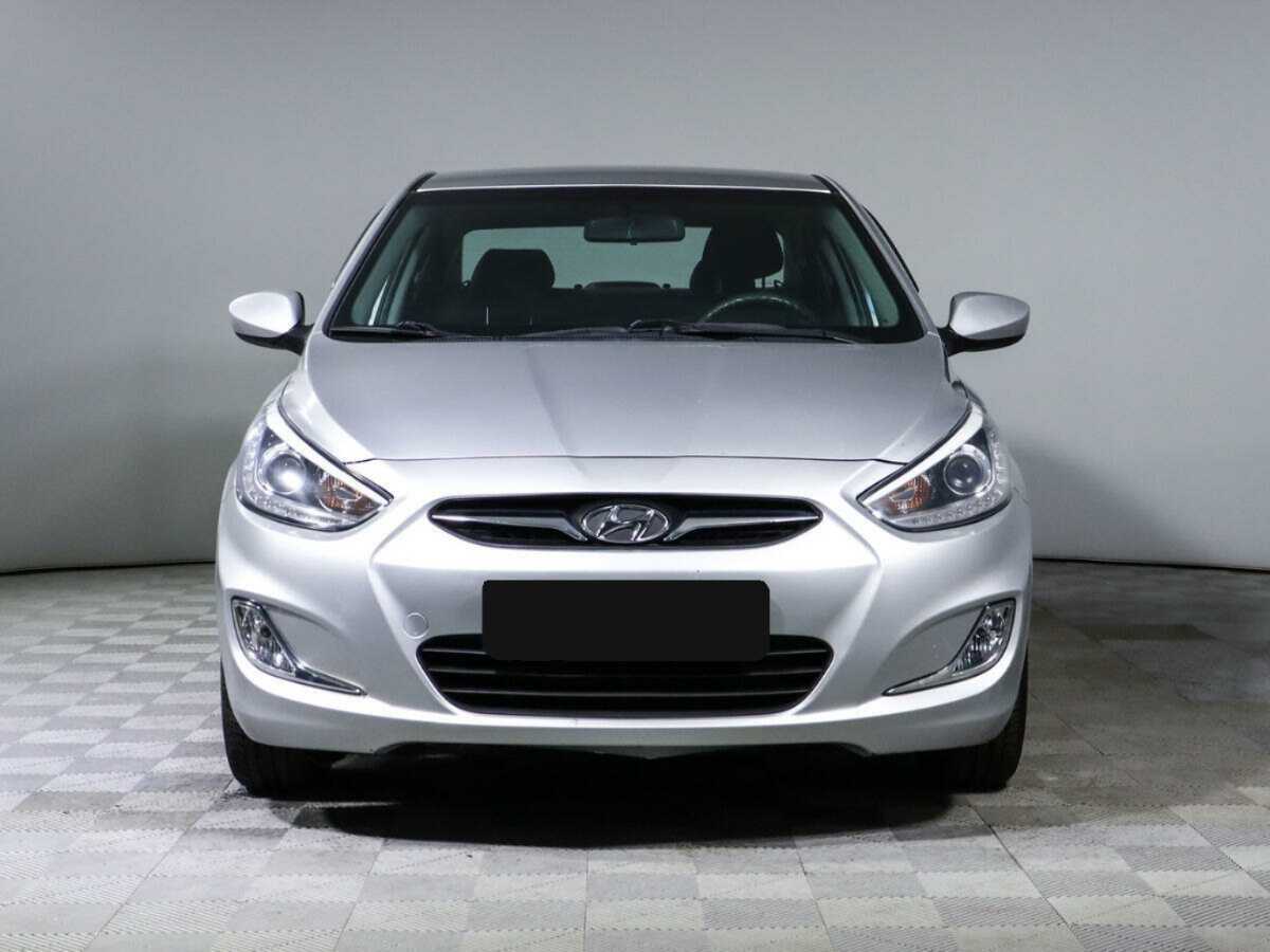 Hyundai Solaris с пробегом — 2014 год. Фото: #1